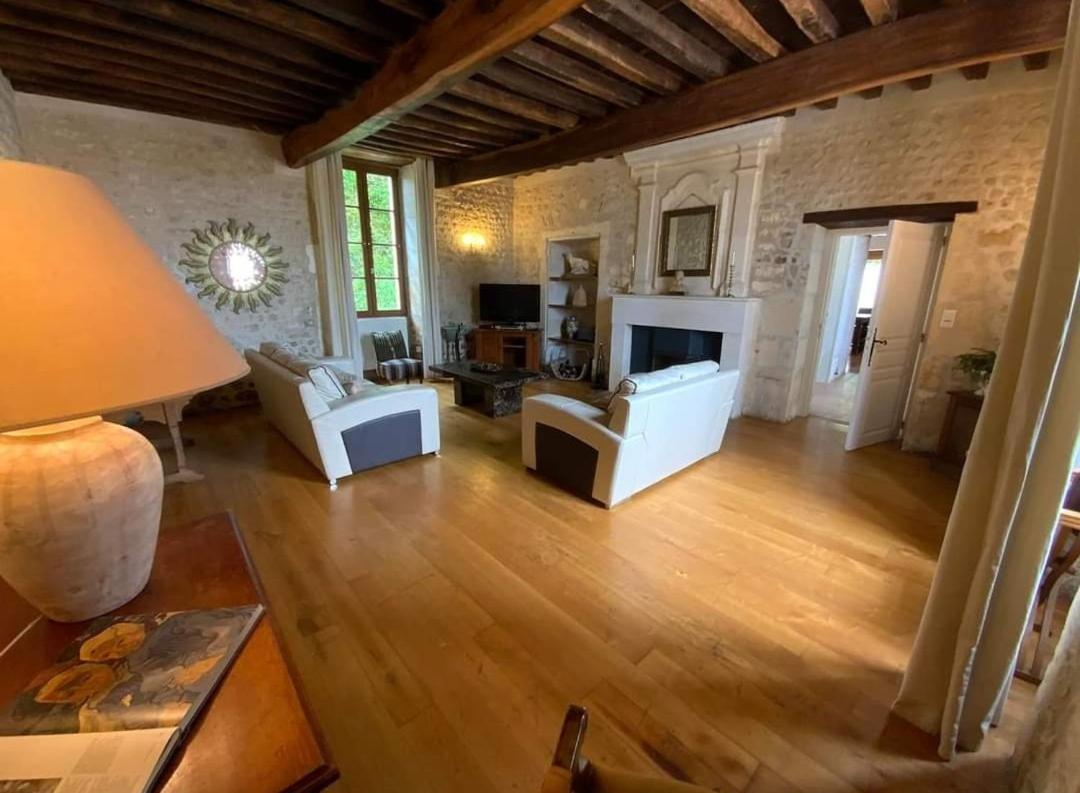 French Farmhouse Retreat With Pool & Superb Views. Blanzac  Buitenkant foto
